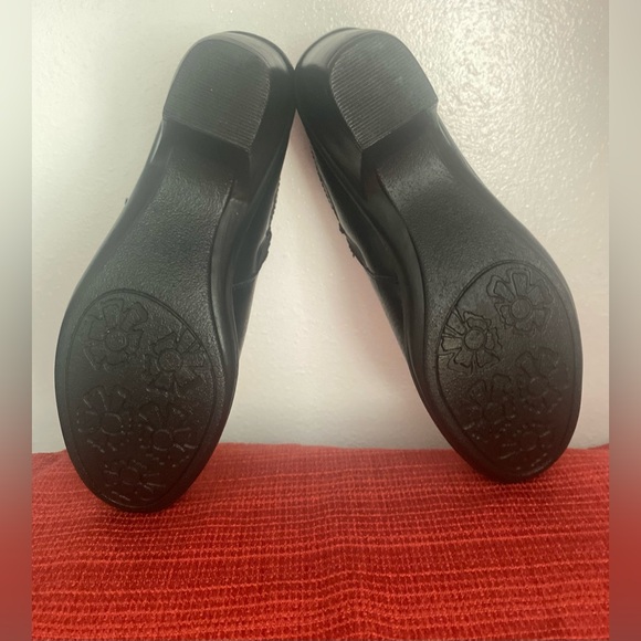 Womens Easy Street Black Comfort Mules - Picture 3 of 16